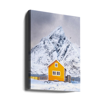 The house with the mountain