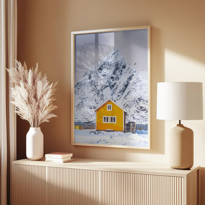 The house with the mountain