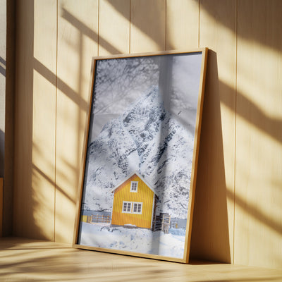 The house with the mountain