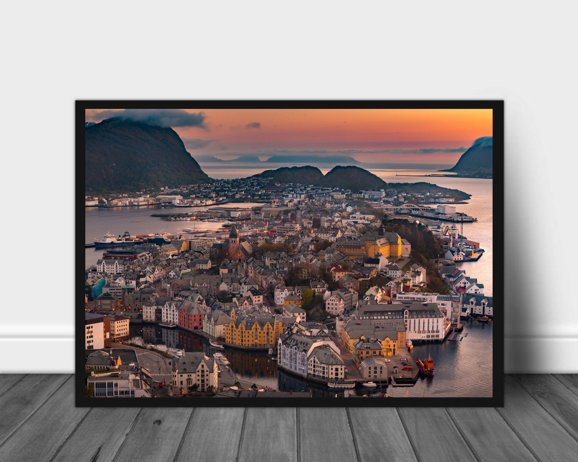 Ålesund i solnedgang - Plakat - Plakatbar.no
