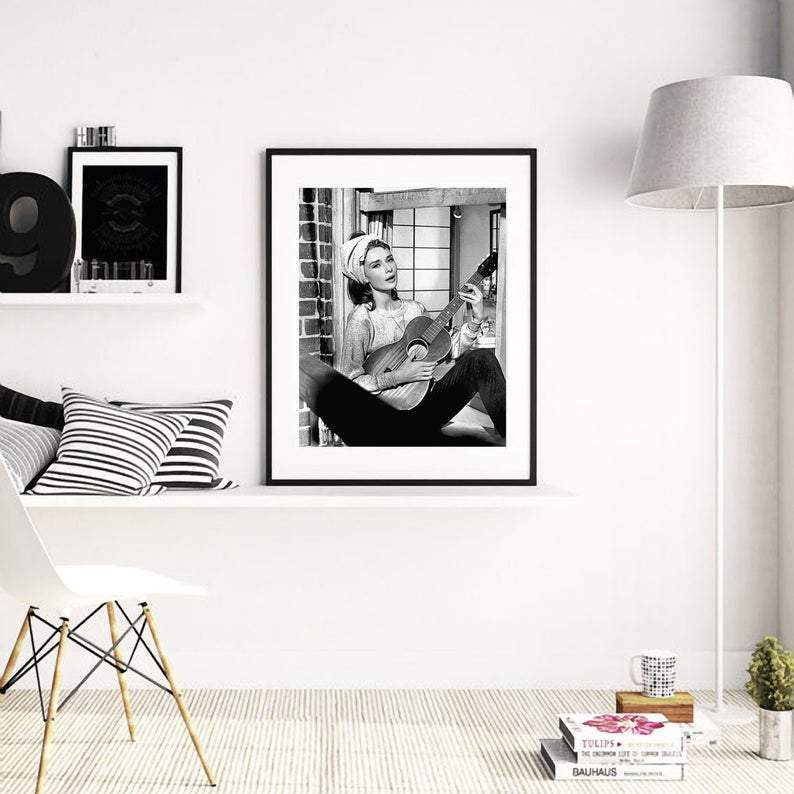 Breakfast at Tiffanys plakat med Audrey Hepburn - Plakatbar.no