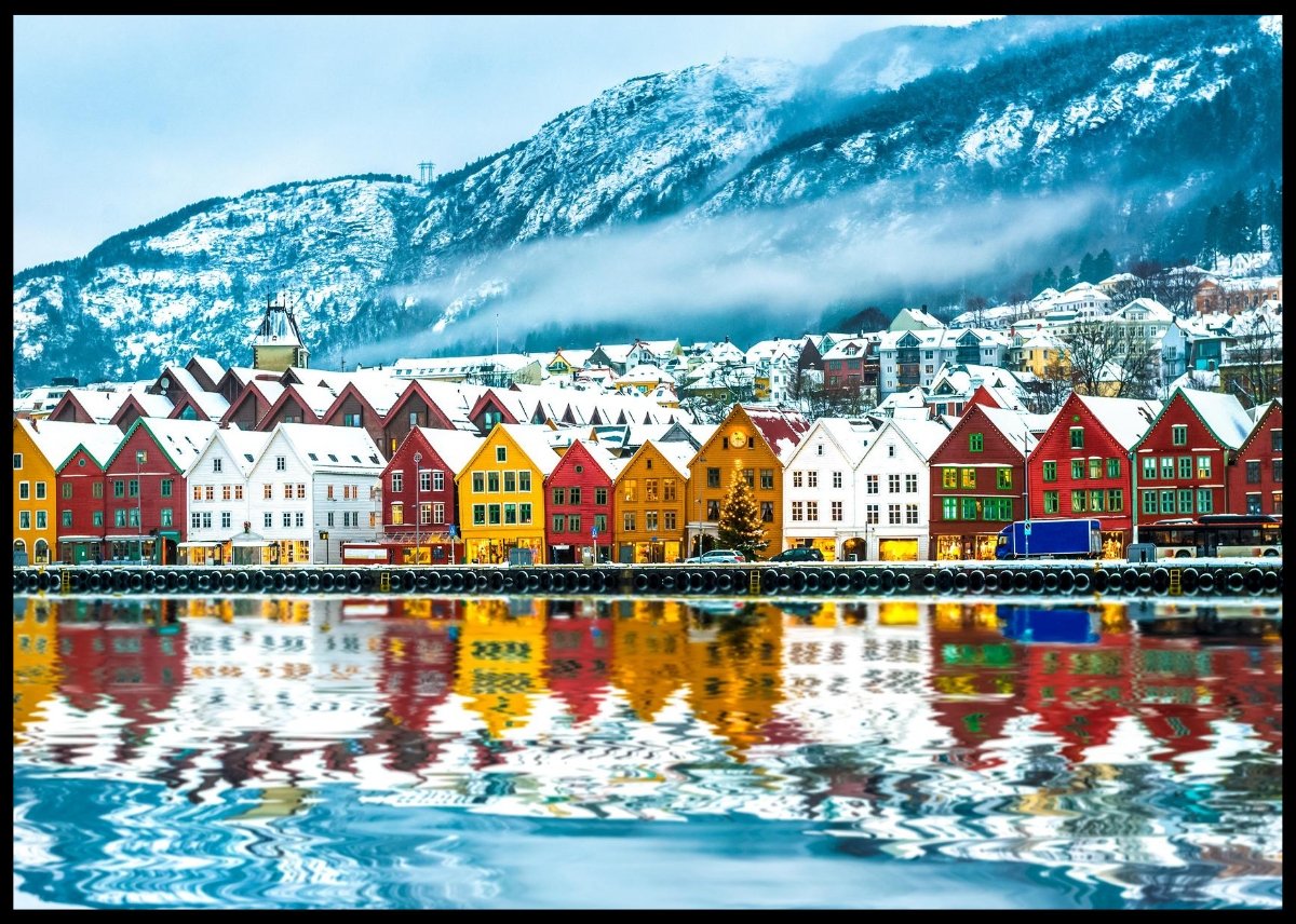Bryggen i Bergen, vinter - Plakat - Plakatbar.no