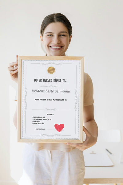 Diplom til verdens beste venninne - Plakatbar.no