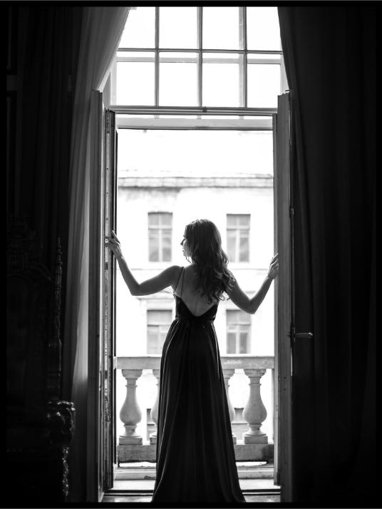 Girl In Window Poster - Plakatbar.no