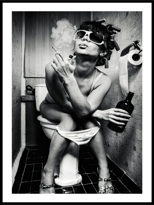 Girl Smoking In Toilet Poster - Plakatbar.no