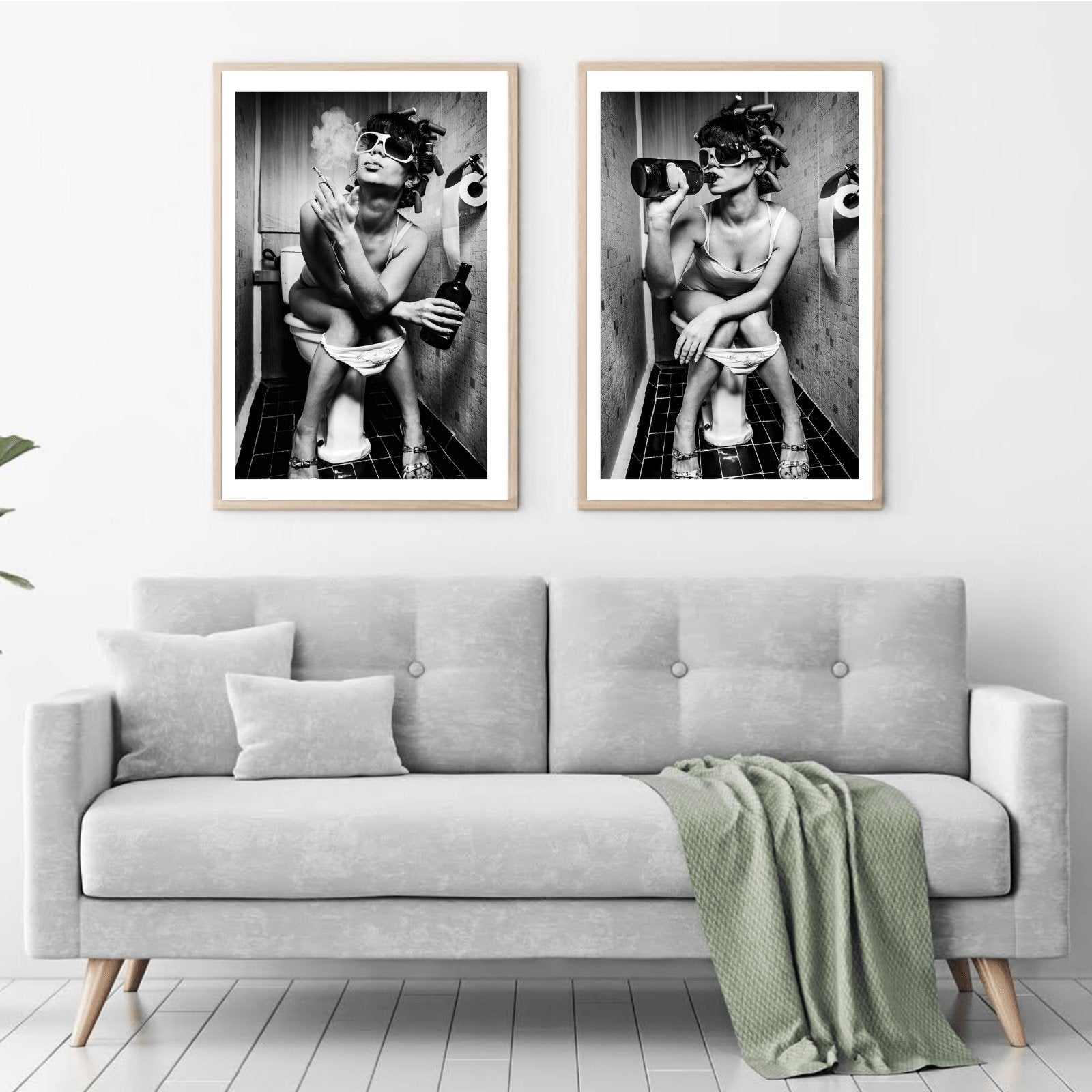 Girl Smoking In Toilet Poster - Plakatbar.no