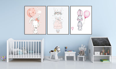 Håndtegnet kanin med ballong og hvit bakgrunn - plakat - Plakatbar.no