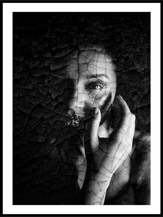 Hidden woman - Poster - Plakatbar.no