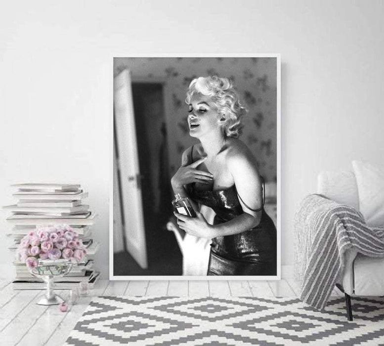 Marilyn Monroe - Chanel No 5 Poster - Plakatbar.no