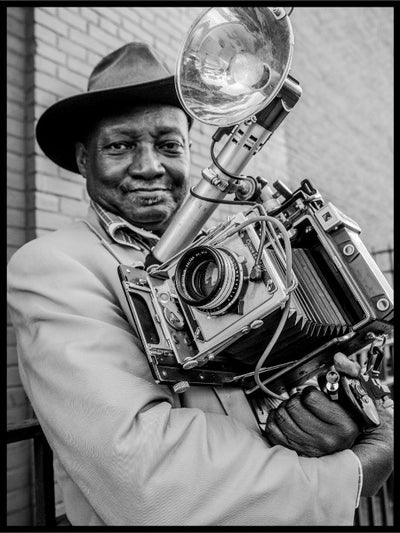 Mr Louis - Ikonisk gatefotografi - Poster - Plakatbar.no