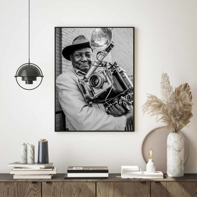 Mr Louis - Ikonisk gatefotografi - Poster - Plakatbar.no