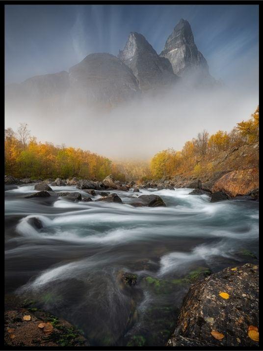 River and mountain poster - Plakatbar.no