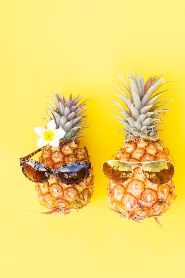 To ananas med solbriller poster - Plakatbar.no