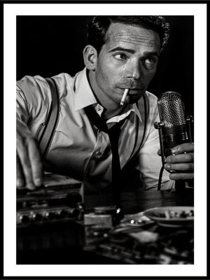 Vintage radio and smoke - Poster - Plakatbar.no