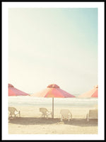 Vintage sommer strand med pastellparasoller - Plakat - Plakatbar.no